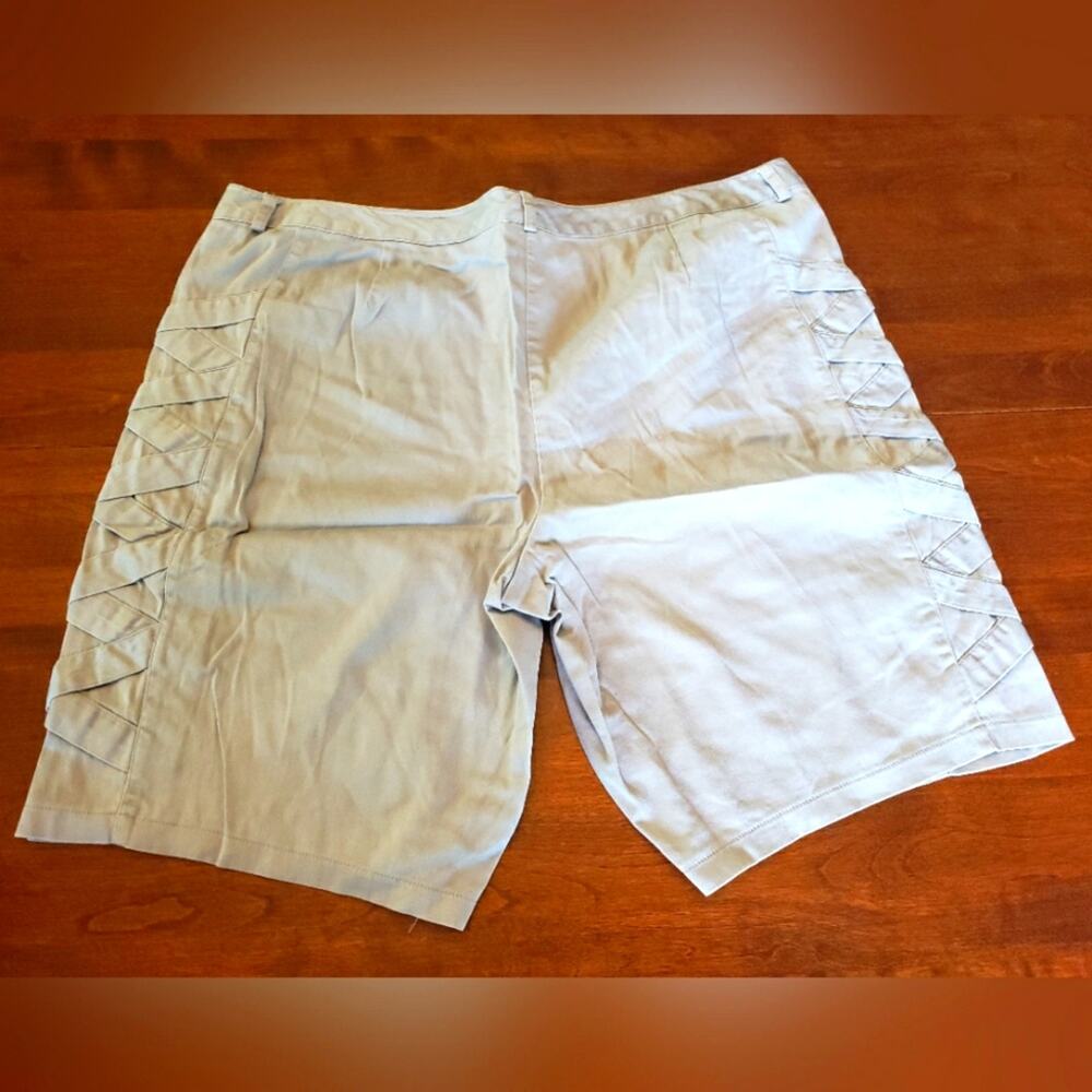 Nicole 16 grey shorts invert good condition